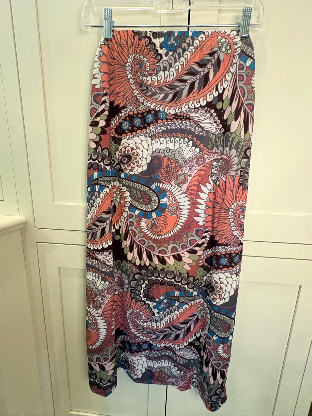 Women's Coral Paisley Maxi Skirt - Casual Chic